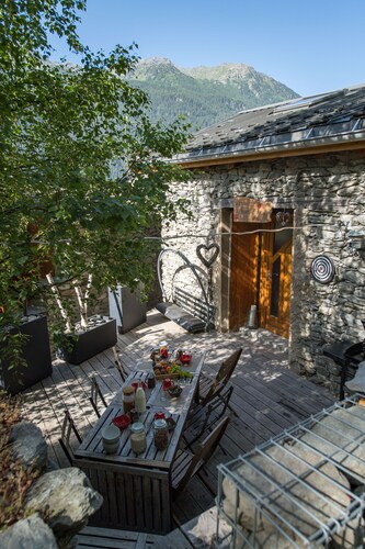 10 people Chalet 100m² mountain atmosphere, great great winter ski, hiking in summer