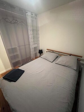 2 bedrooms, iron/ironing board, WiFi, bed sheets - Small independent apartment in farmhouse with air conditioning (Chavanod)