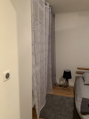 2 bedrooms, iron/ironing board, WiFi, bed sheets - Small independent apartment in farmhouse with air conditioning (Chavanod)