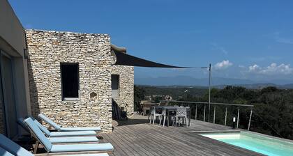 Villa contemporaine vue mer exceptionnelle sur la baie de Sant'Amanza Bonifacio