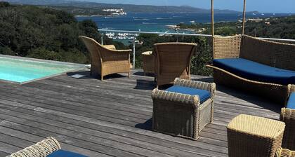 Villa contemporaine vue mer exceptionnelle sur la baie de Sant'Amanza Bonifacio