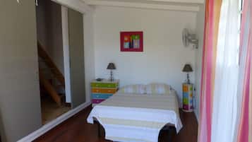 6 bedrooms, in-room safe, desk, iron/ironing board