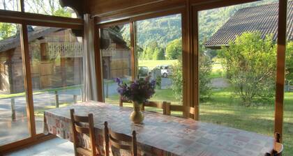 chalet 9 personnes, véranda-Morillon, Hte-Savoie- 2étoiles- 4 chambres- 2 SDB