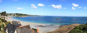 Beach nearby - Superb comfortable apartment with sea view (Perros-Guirec)
