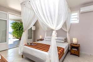 3 bedrooms, in-room safe, iron/ironing board, free WiFi