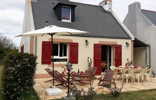 Maison 6 personnes dans village calme avec jardin clos