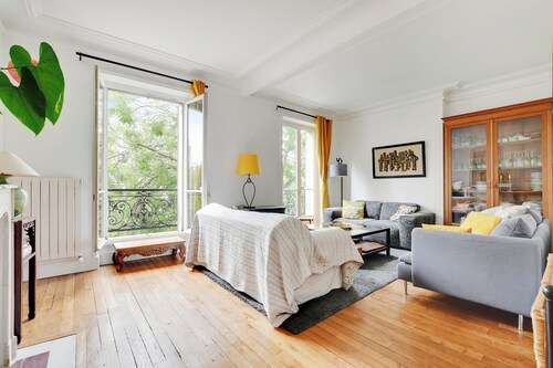 Haussman cosy and spacious 145m² family apartment