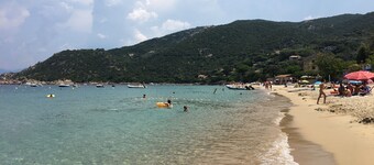 New contemporary house with swimming pool between Sea and Mountain - Corse-du-sud