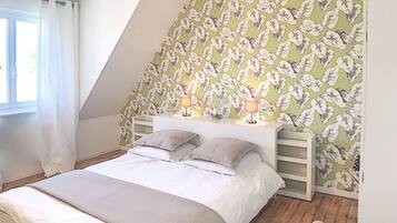 2 bedrooms, iron/ironing board, travel crib, free WiFi