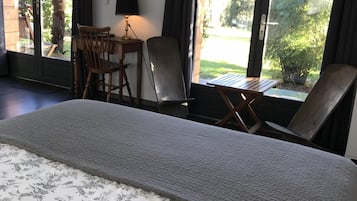 1 chambre, bureau, chambres insonorisées, fer et planche à repasser