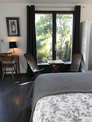 1 habitación, escritorio y insonorización 