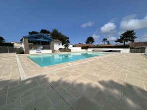 Pool - Cozy Studio w/ Mezzanine, Heated Pool, Private Garden, Parking - 2km from Beach (Saint-Jean-de-Monts)