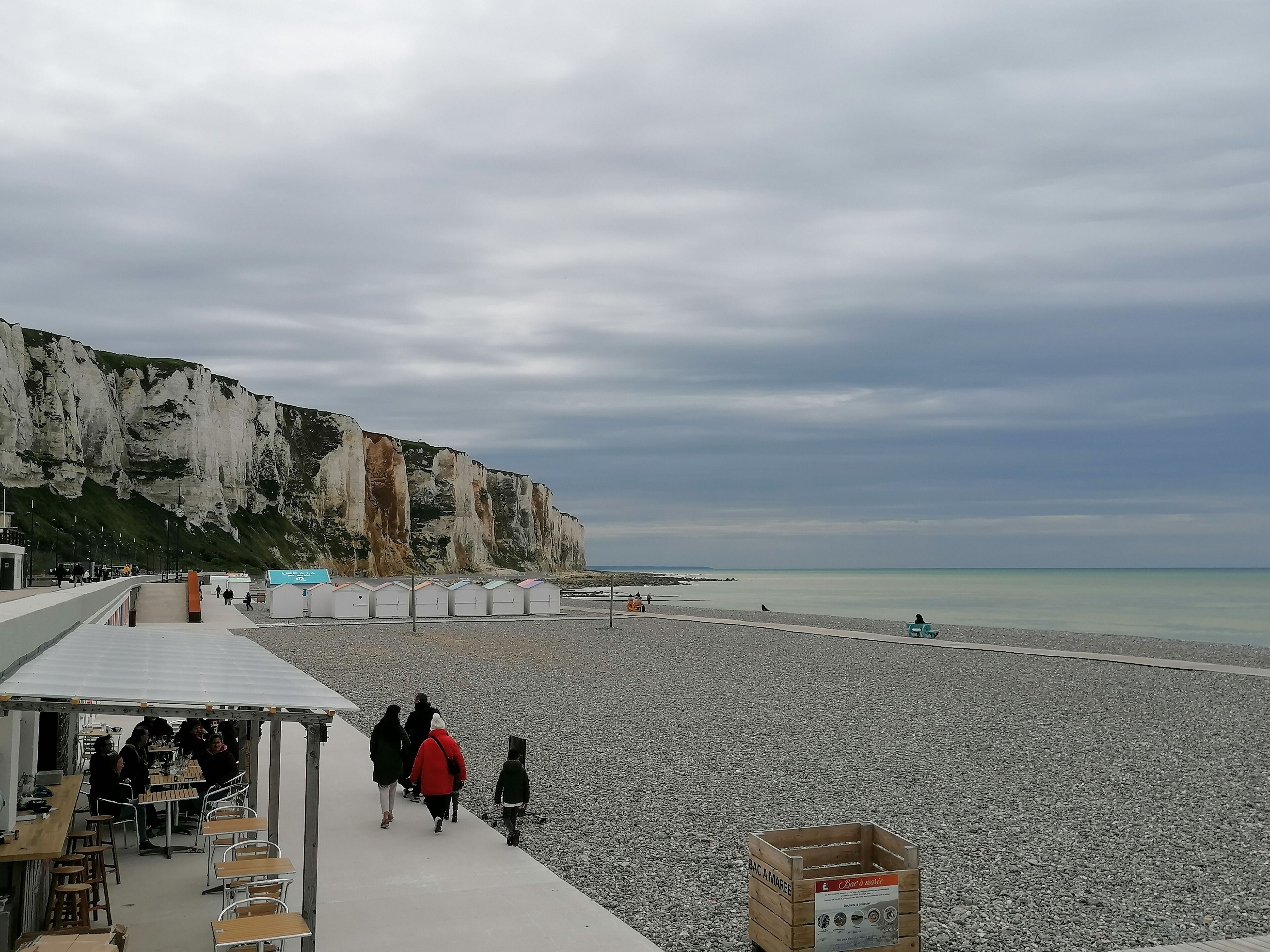 Plage à proximité, chaises longues