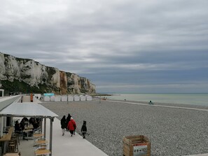Plage à proximité, chaises longues