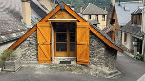 Exterior detail - Apartment T4 (Bagnères-De-Luchon)