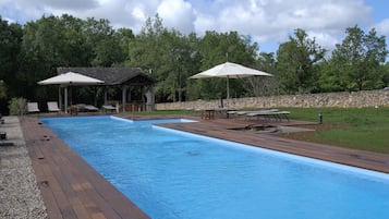 Piscine extérieure, piscine chauffée