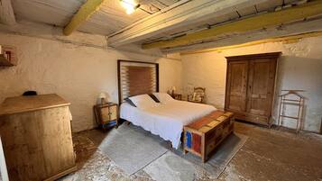 4 chambres, fer et planche à repasser, lit parapluie, Wi-Fi gratuit
