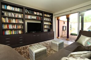 Televisión, libros y estéreo
