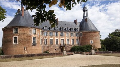 Beautiful house in the woods on paths Colette