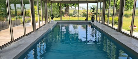 Piscina coberta i piscina climatitzada