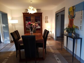Dining - Villa, beach 3 km away, large indoor pool 28°, sauna, jacuzzi, 5* classification (Gonneville-en-Auge)