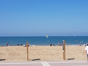 مناشف للشاطئ