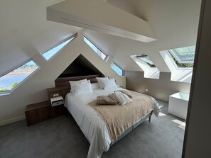 6 chambres, fer et planche à repasser, lit parapluie, Wi-Fi gratuit