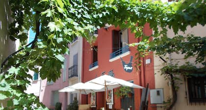 In the heart of the historic center, studio sleeping 2 in Collioure