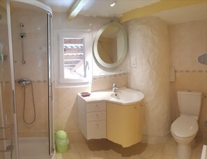 Shower, hair dryer - Gite Le Plô (2 to 4 people) - La Cresse - 12 km from Millau and Gorges du Tarn (La Cresse)