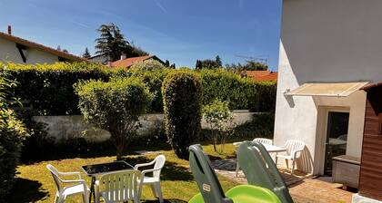 Apartment on the ground floor - 2 bedrooms - in villa on Anglet (BASQUE coast)