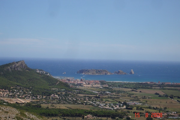 vue sur l'estartit en promenade du chateau