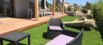 Heated swimming pool - Beaches 2 min away - 4 bedrooms - Wifi air conditioning