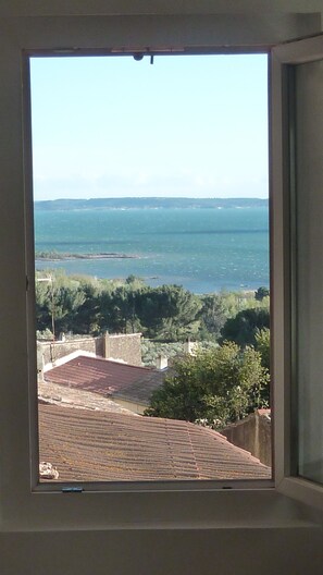 Interior - Charming house in medieval village with pond view terrace, private parking (Miramas)