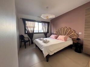 4 bedrooms, desk, iron/ironing board, free WiFi - Villa 5 ⭐️ 50m from the beach with heated infinity pool (Agde)