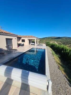 Outdoor pool - Spacious cottage with stunning views (Balazuc)