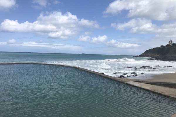 Beach nearby, beach towels