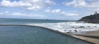 6-person weekly and weekend rental by the sea.