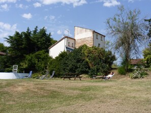 Property grounds - The pigeon house in Figue Haut (Durfort-Lacapelette)