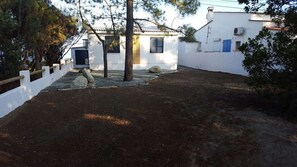 Property grounds - T4 feet in water  (Ghisonaccia)