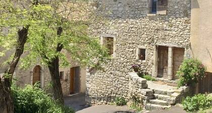 Studio vacances centre village Trigance Gorges du Verdon