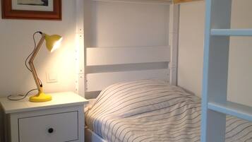 3 chambres, fer et planche Ă repasser, Wi-Fi gratuit, draps fournis