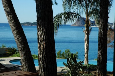 Villa nestled under the pines with panoramic sea view and infinity pool