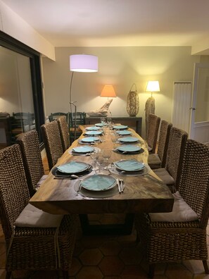 Dining - Villa nestled under the pines with panoramic sea view and infinity pool (LA CIOTAT)