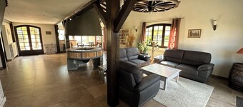 Villa full av sjarm til 150 m fra sjøen med oppvarmet svømmebasseng<br>