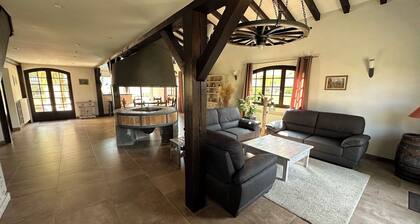 Charming villa 150 m from the sea with heated pool