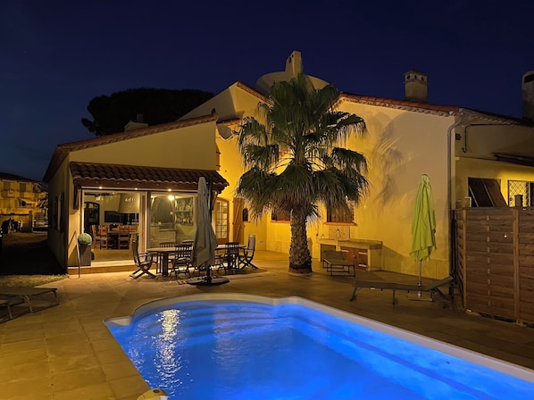 Piscine extérieure, piscine chauffée