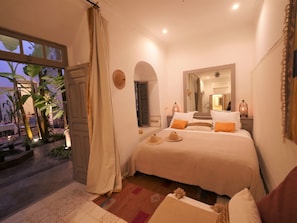 4 bedrooms, in-room safe, iron/ironing board, WiFi - RIAD DAR AMAN, very peaceful 2 minutes from Jemaa el Fna Square (marrakech)