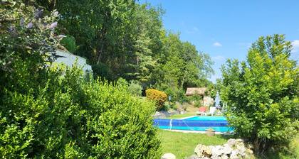 Country house, quiet location, private pool. Country house. Magnificent view.
