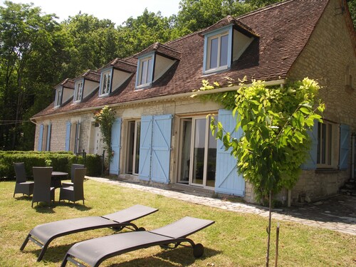 Country house, quiet location, private pool. Country house. Magnificent view.