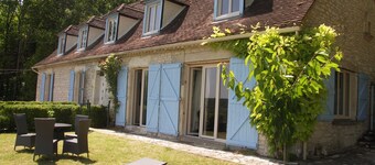 Tranquilo, apacible, pintoresco, en la naturaleza. Refugio con preciosas vistas.